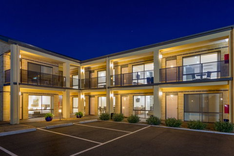 The Bay Motel - Safety Beach - Accommodation Burleigh 5