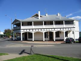  Accommodation Burleigh