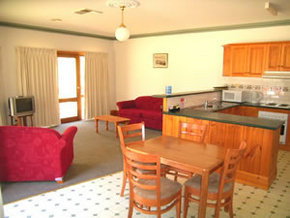 Campaspe Lodge - Accommodation Burleigh 1