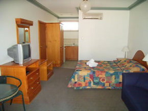 Campaspe Lodge - Accommodation Burleigh 2