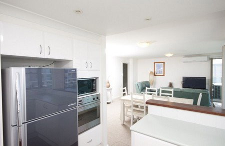 Sails Apartments - Accommodation Burleigh 2