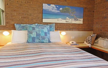 The Beachfront Motel - Accommodation Burleigh 1