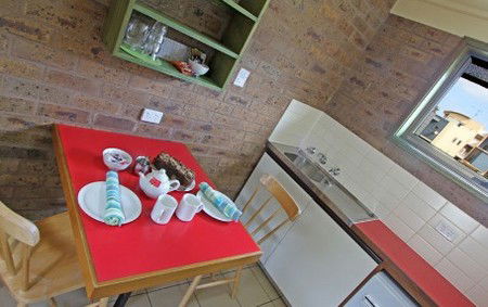 The Beachfront Motel - Accommodation Burleigh 5