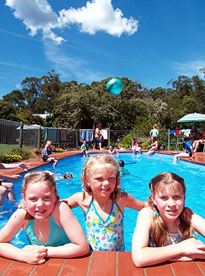 Arrabri Lodge - Accommodation Burleigh 1