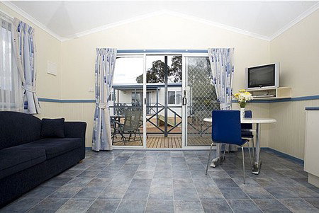 Crestview Top Tourist Park - Accommodation Burleigh 2