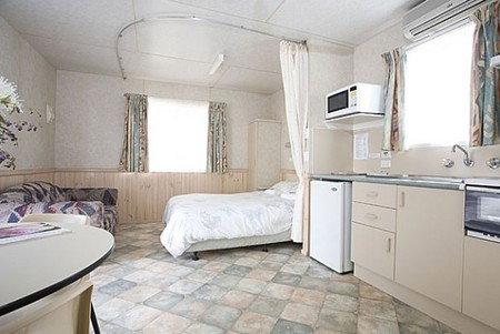 Crestview Top Tourist Park - Accommodation Burleigh 3