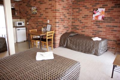 Frankston Motel - Accommodation Burleigh 2