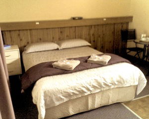 GLENROWAN KELLY COUNTRY MOTEL - Accommodation Burleigh 1