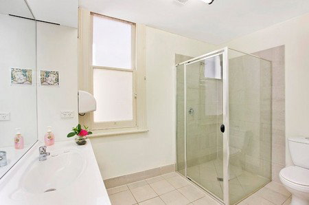 Cambridge Lodge - Accommodation Burleigh 3