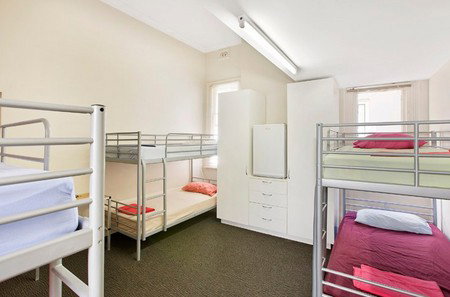 Cambridge Lodge - Accommodation Burleigh 4