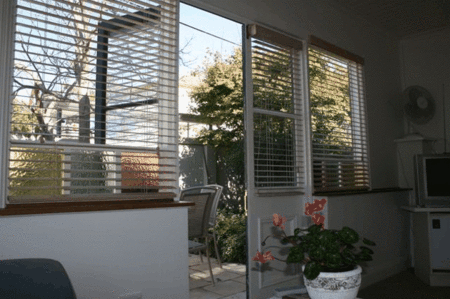 Quinton House - Accommodation Burleigh 2