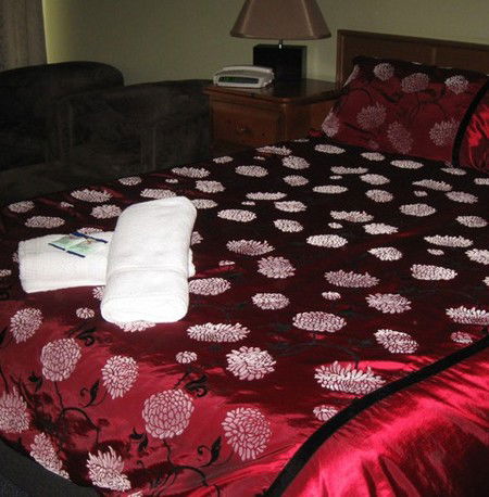 Riverbank Park Motel - Accommodation Burleigh 1