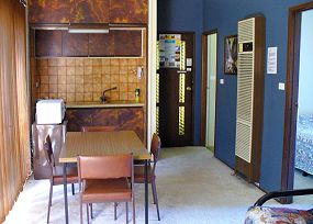 Arch Motel - Accommodation Burleigh 1