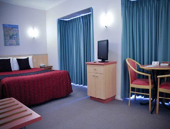 The Waverley International Hotel - Accommodation Burleigh 3