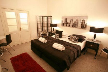 Brackson House B And B - Accommodation Burleigh 0