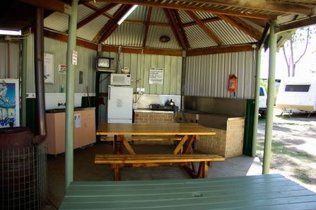 Albany Happy Days Caravan Park - Accommodation Burleigh 1