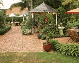 Rose And Crown Hotel - Accommodation Burleigh 2
