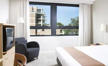 Pacific International Suites Parramatta - Accommodation Burleigh 3