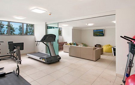 Fairshore Beachfront Apartments - Accommodation Burleigh 2