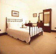 Tokelau Guest House - Accommodation Burleigh