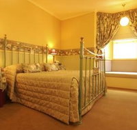 The Russell Hotel - Accommodation Burleigh