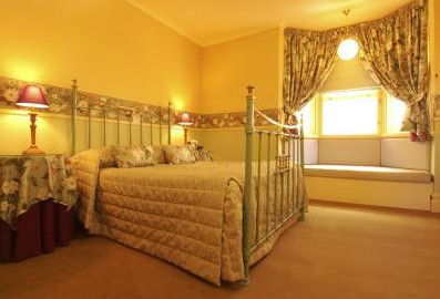 The Russell Hotel - Accommodation Burleigh 0
