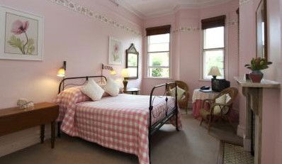 The Russell Hotel - Accommodation Burleigh 4