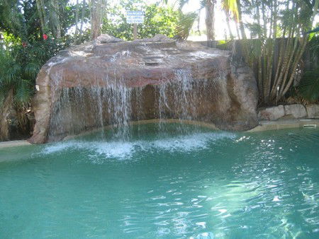 The Grange Resort - Accommodation Burleigh 2