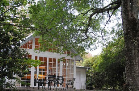 Bygone Beautys Cottages - Accommodation Burleigh 1