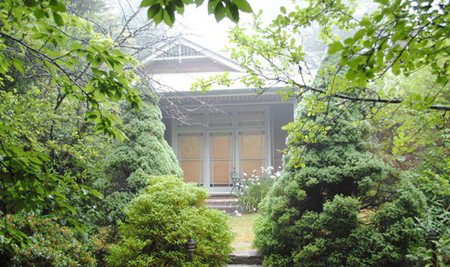 Bygone Beautys Cottages - Accommodation Burleigh 5