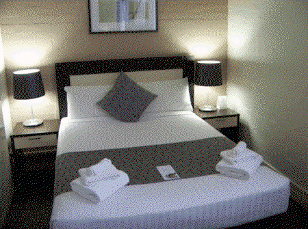 Aarons Hotel - Accommodation Burleigh 1