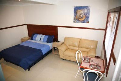 Across Country Motor Inn - Accommodation Burleigh 1