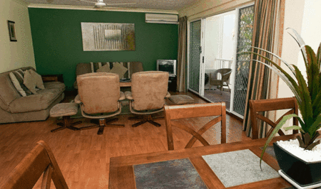 Surfers Tradewinds - Accommodation Burleigh 2