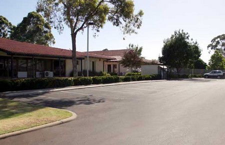 Banksia Motel - Accommodation Burleigh 2