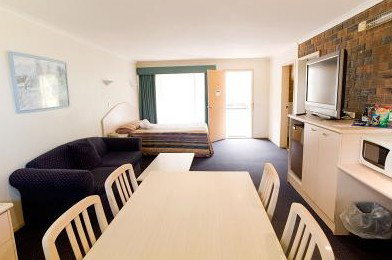 Comfort Inn Big Windmill - Accommodation Burleigh 1