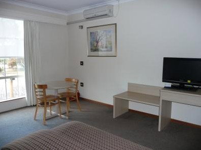 Hamiltons Townhouse Motel - Accommodation Burleigh 3