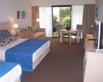 Waves Byron Bay - Accommodation Burleigh 1