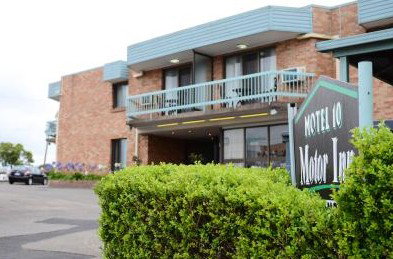Motel 10 Motor Inn - Accommodation Burleigh 0