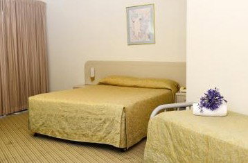Motel 10 Motor Inn - Accommodation Burleigh 1