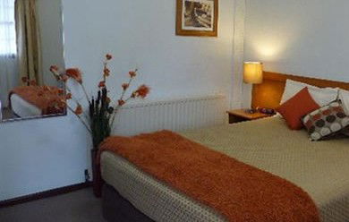 Colonial Lodge Motor Inn - Accommodation Burleigh 2