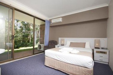 Island Palms Motor Inn - Accommodation Burleigh 4