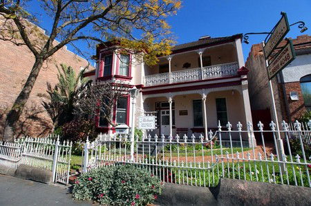 Alishan International Guesthouse - Accommodation Burleigh 0