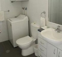 Maclin Lodge Motel - Accommodation Burleigh 5