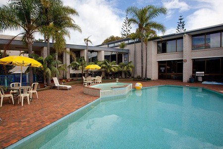 Palm Court Motor Inn - Accommodation Burleigh 2