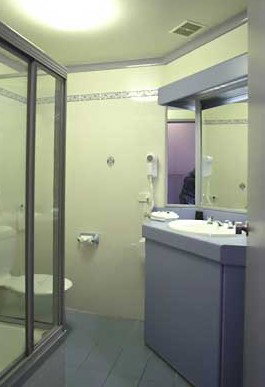 Palm Court Motor Inn - Accommodation Burleigh 3