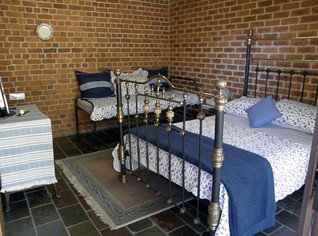 Araluen Old Courthouse - Accommodation Burleigh 4