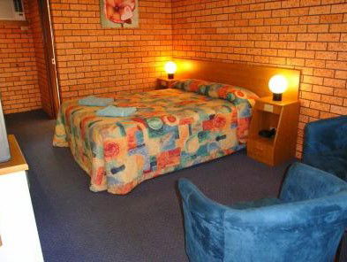 Royal Palms Motor Inn - Accommodation Burleigh 2