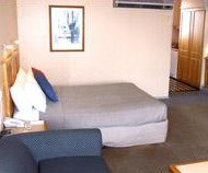 Young Federation Motor Inn - Accommodation Burleigh 2