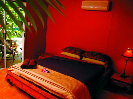 Rum Jungle Bungalows - Accommodation Burleigh 2