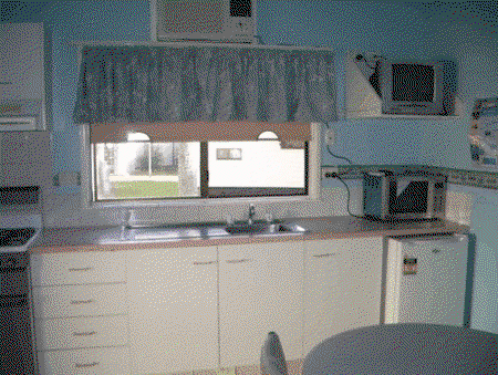 Oakwood Caravan Park - Accommodation Burleigh 2